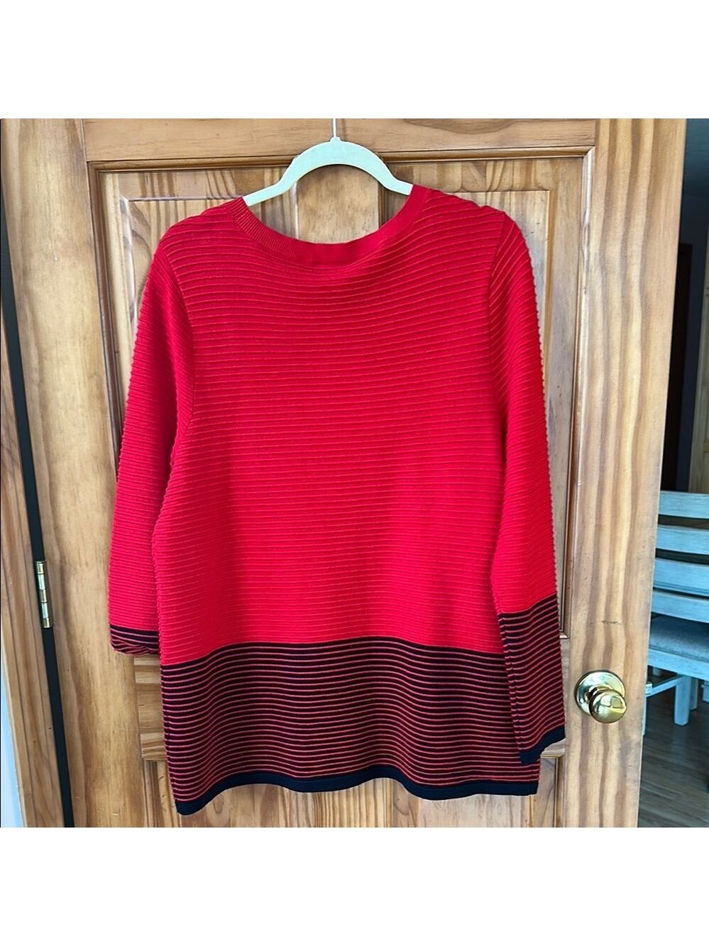 Red and Black Boxy Ribbed 3/4 Sleeve Sweatshirt - Picture 3 of 8